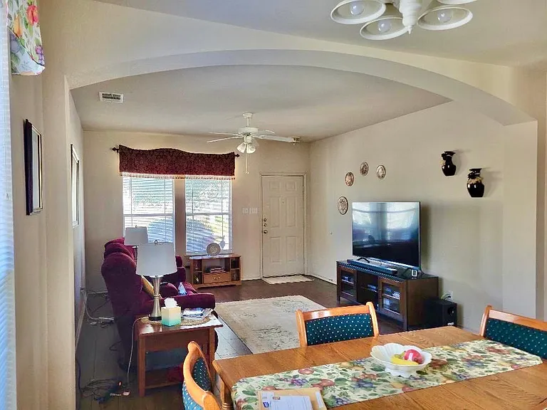 2203 Hazen Ln — Photo 3