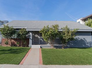 2109 Lynngrove Dr, Manhattan Beach, CA 90266
