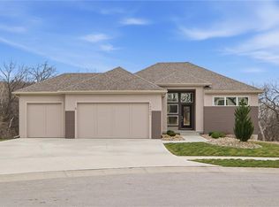 13426 Terrace Park Dr, Parkville, MO 64152