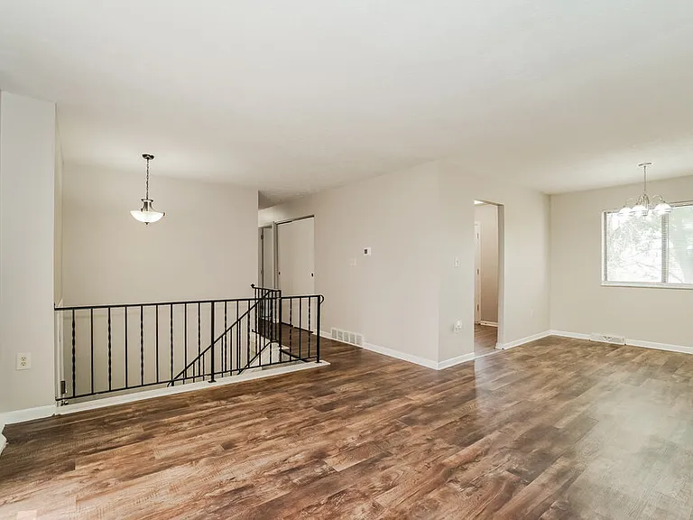 713 Hubbard Rd — Photo 5