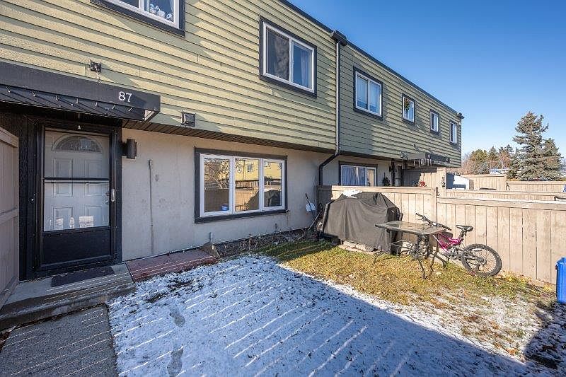 Calgary Townhouse for rent - 3 Bedrooms — photo 12