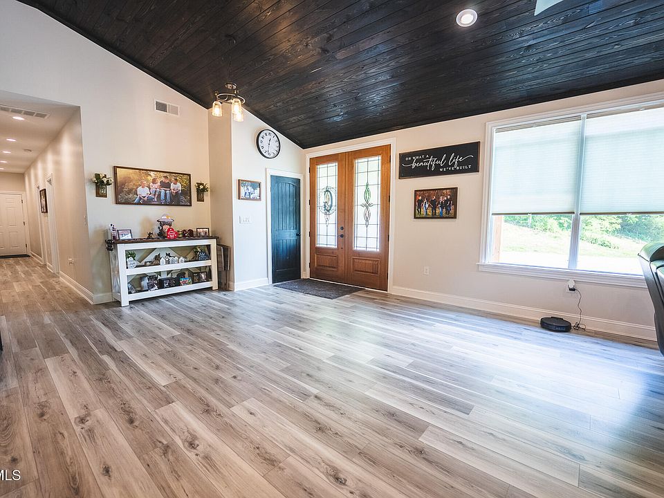 31st image of 622 Earls Hollow Rd