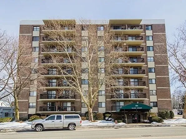 164 Galen St APT 35, Watertown, MA 02472