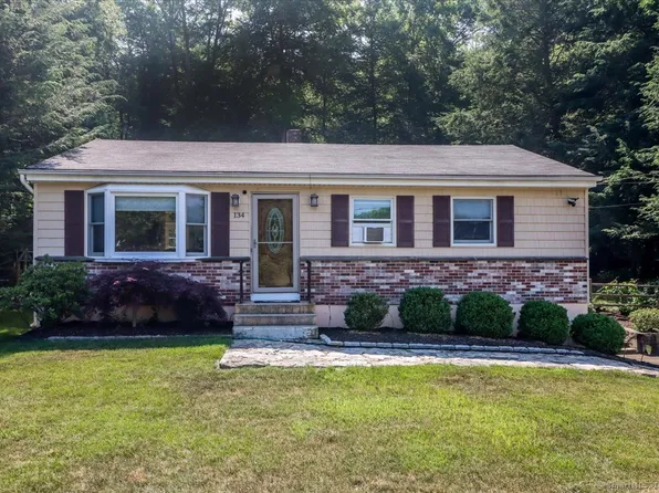134 Lone Oak Drive, New Milford, CT 06776