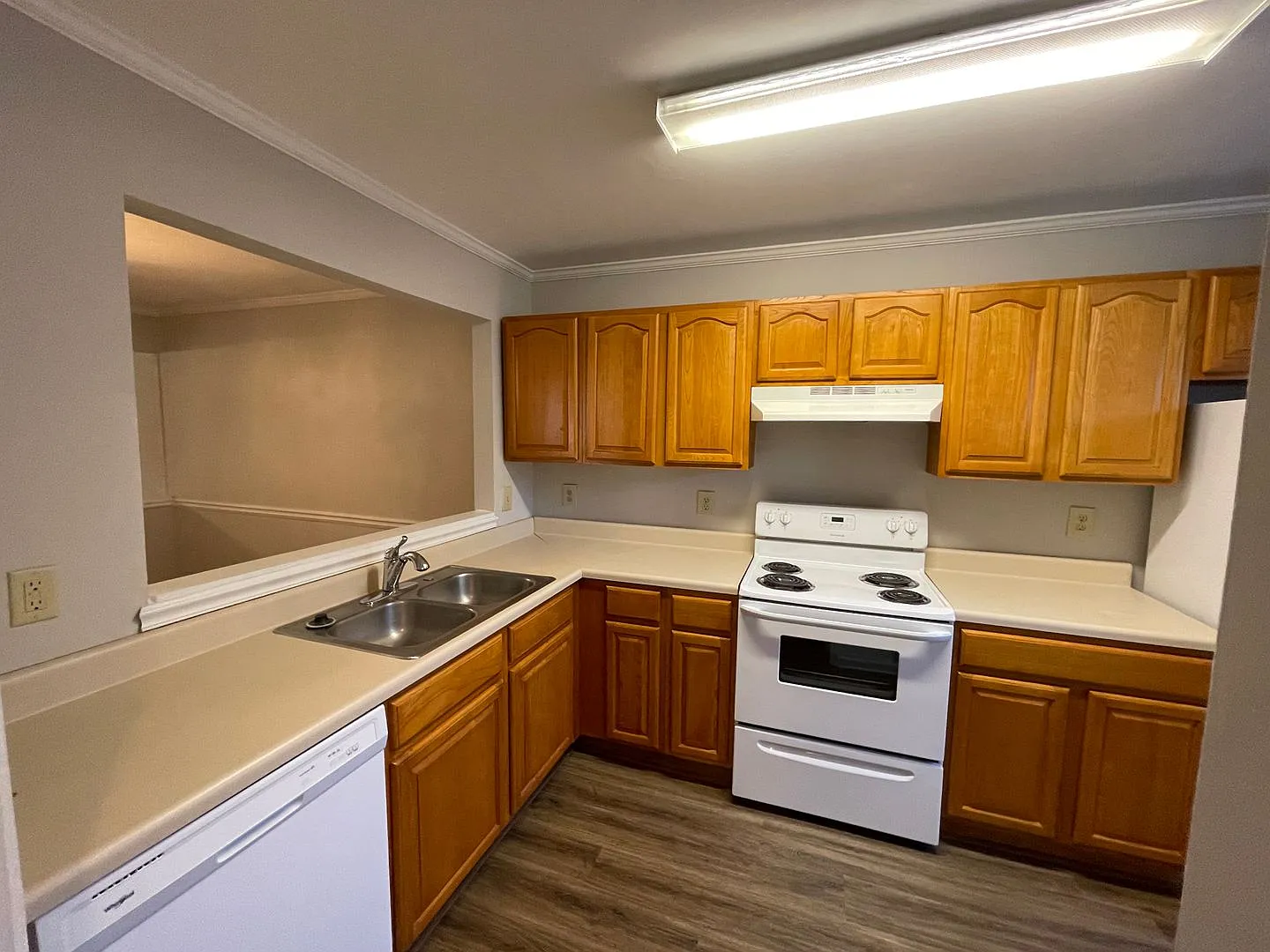 Available For Immediate Move In! — Photo 3