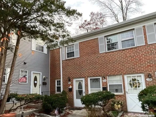 706 Towne House #706, Islandia, NY 11749