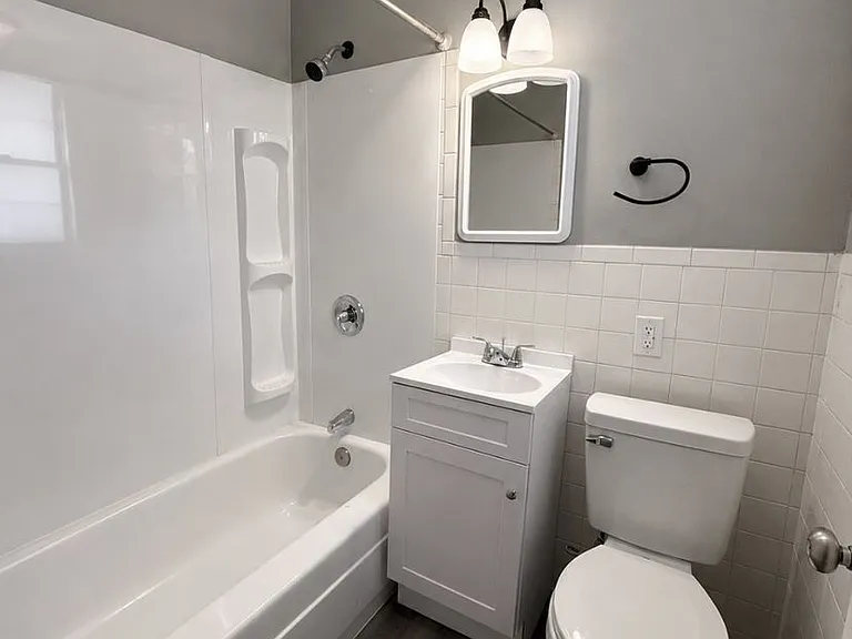 2379 Locust Rd — Photo 11