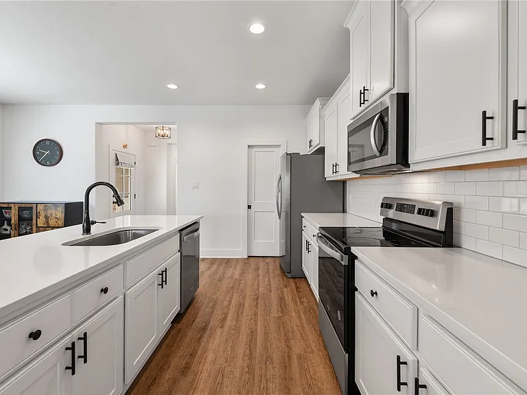 1619 Buena Vista Dr — Photo 10