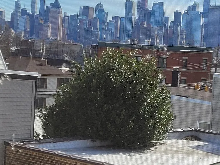 102 Maple St #3 — Photo 2