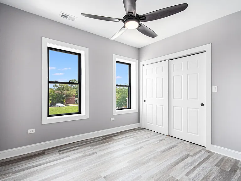 8656 S Burnham Ave #3B — Photo 9