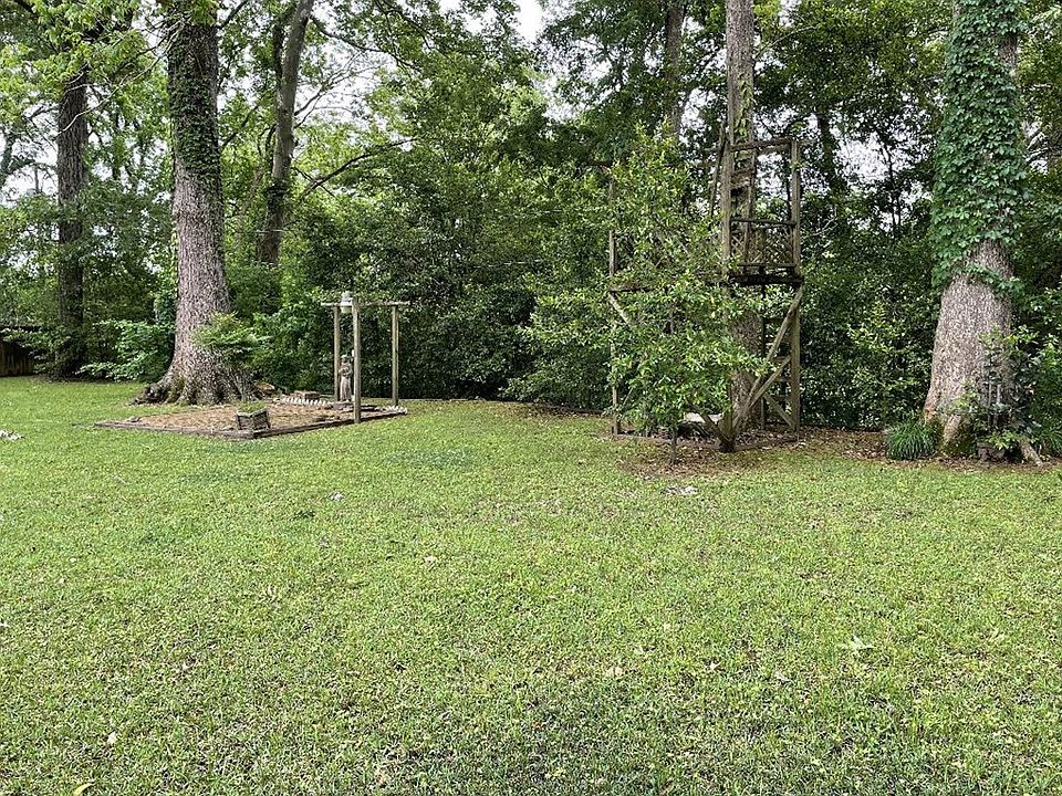 2nd image of 202 Forrest Dr