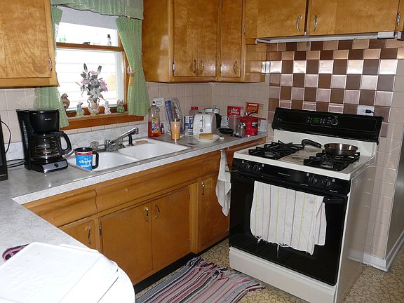 3rd image of 4212 S Artesian Ave