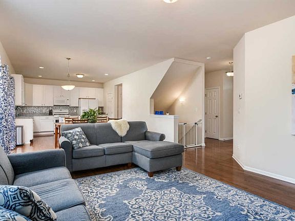 5th image of 134 Campolina St