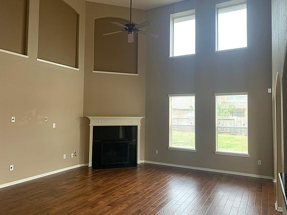 5th image of 2505 Toledo Ct