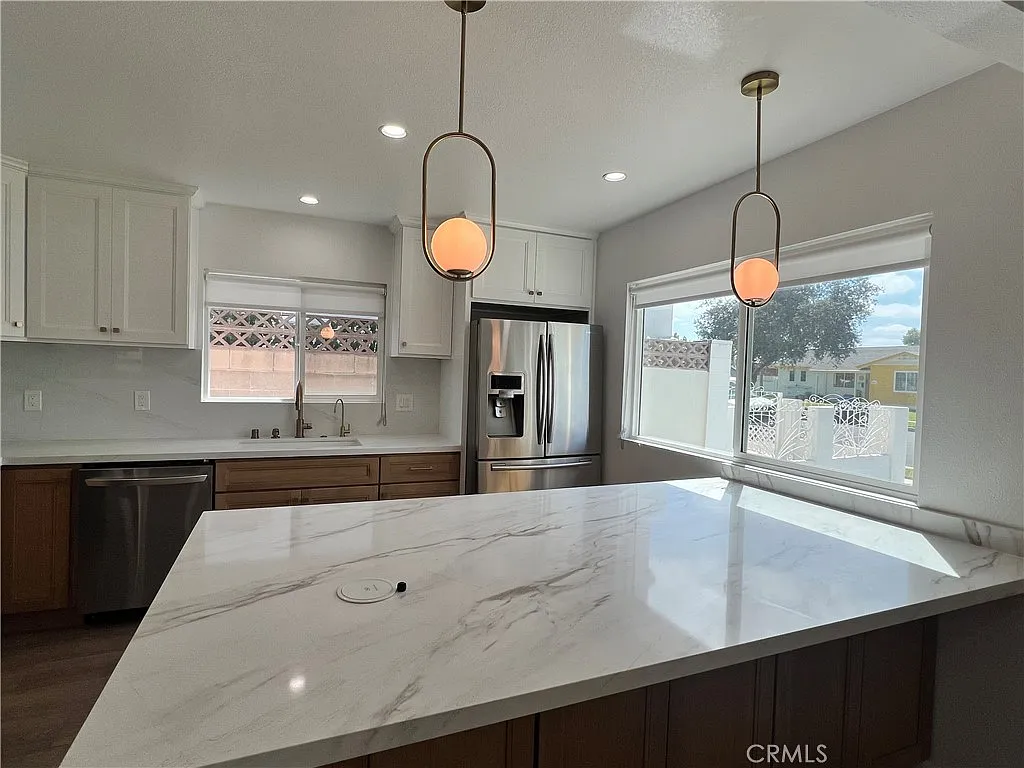 4 bed, 1497 sqft, $4,000 — Photo 4