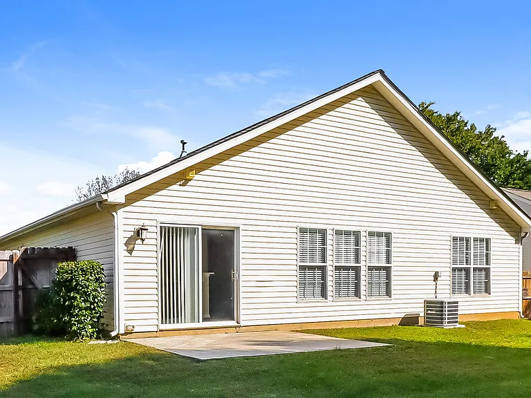 135 Winborne Dr — Photo 14
