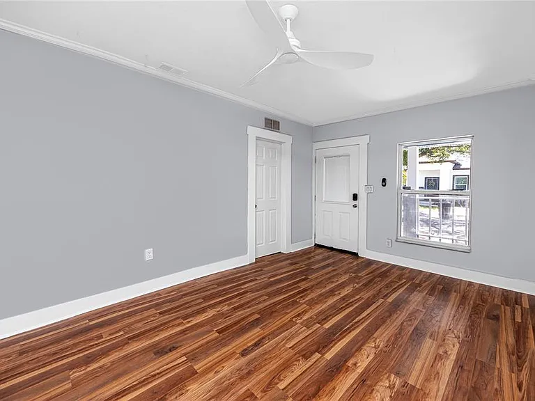 1763 Preston St S — Photo 13