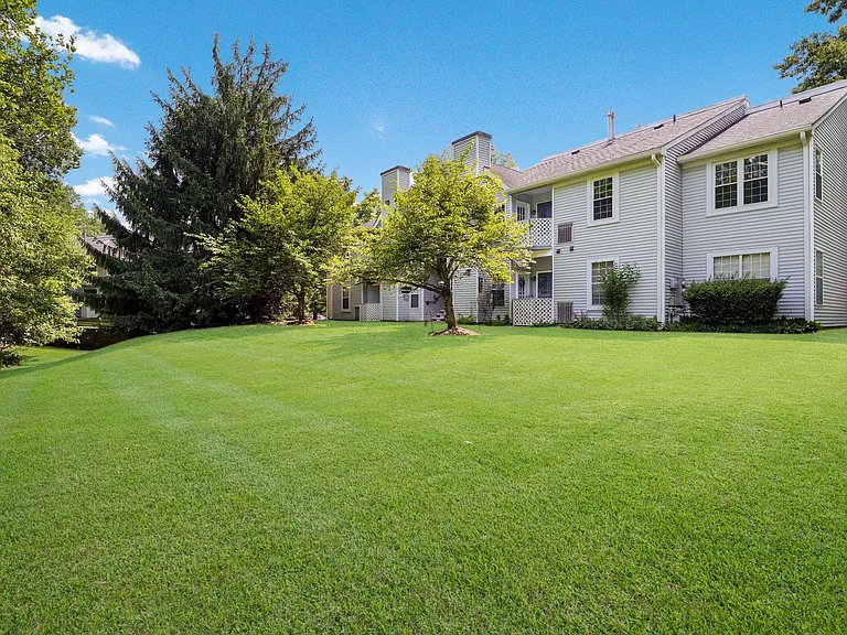 907 Diamond Dr — Photo 27