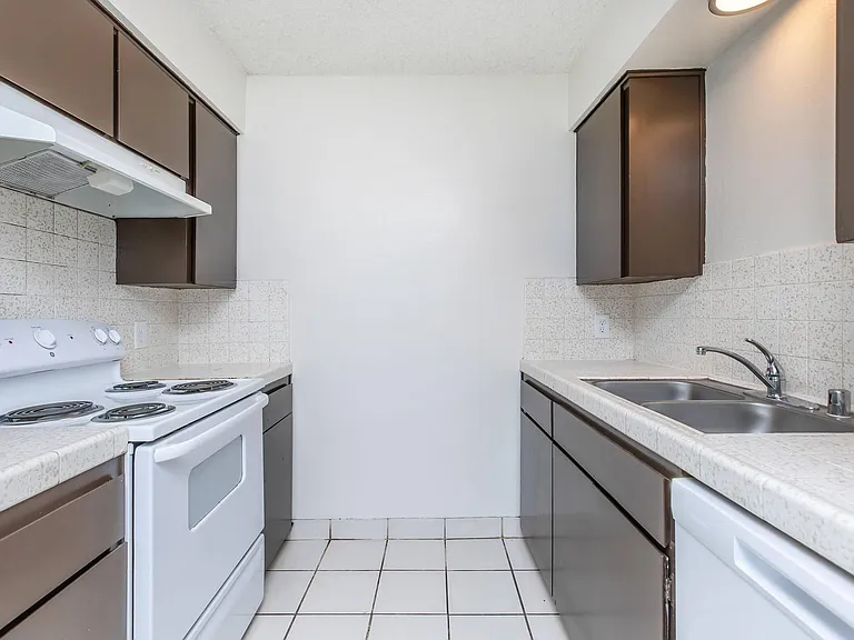 Welcome to Cameron Park Apartments || Your Fresno Oasis Awaits — Photo 10