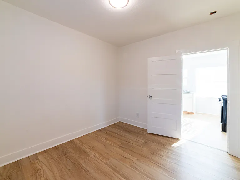 1610 Kearney St — Photo 15