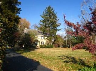 9055 Clayton Rd, Saint Louis, MO 63117