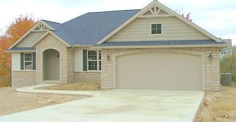 1st image of 64 Woodlake Trl