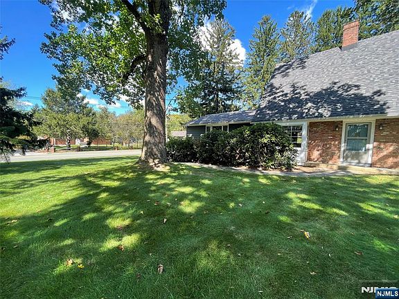 2nd image of 481 Piermont Rd