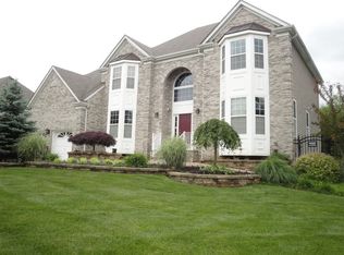 13 Tall Oaks Dr, Monroe Township, NJ 08831