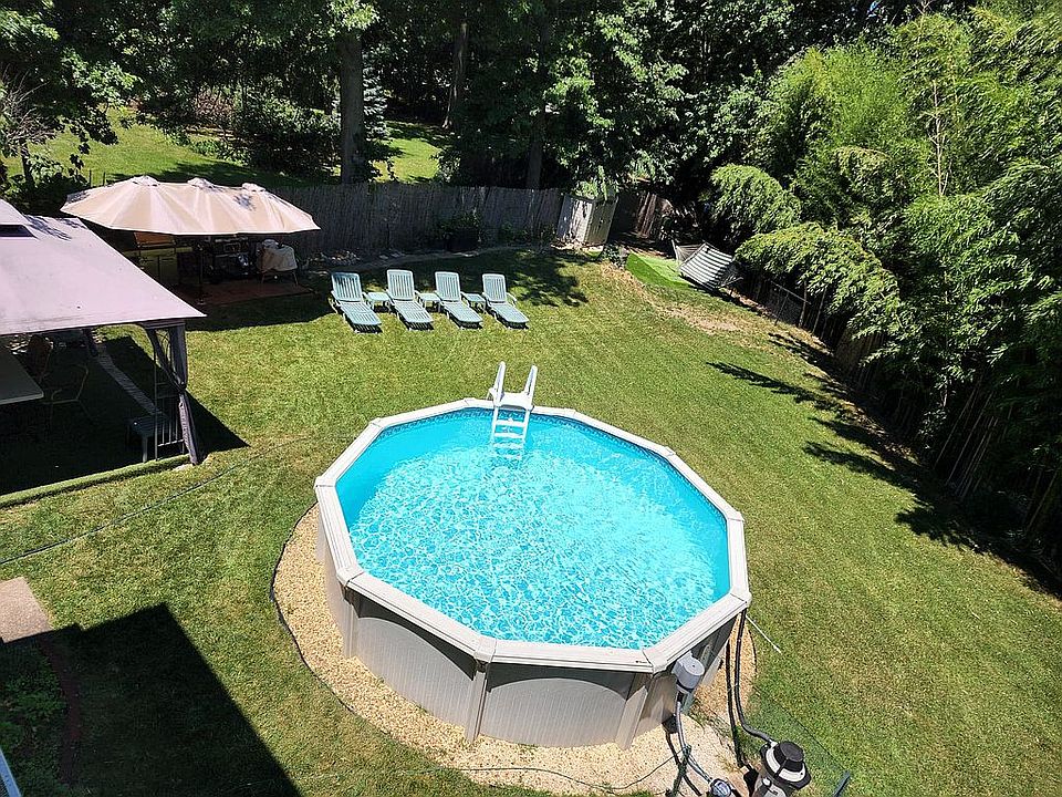 1st image of 40 Schlosser Dr