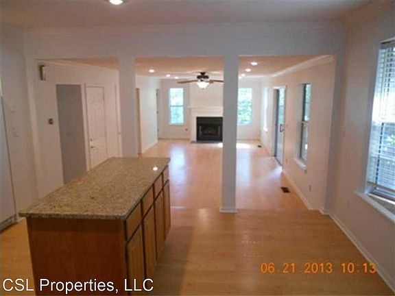 4th image of 1632 N Forest Hts
