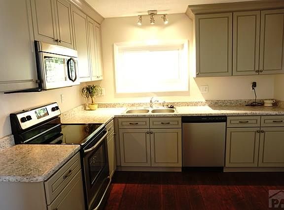 3rd image of 4556 Chaffee Dr