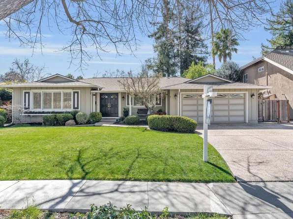 2070 Raven Rd, Pleasanton, CA 94566