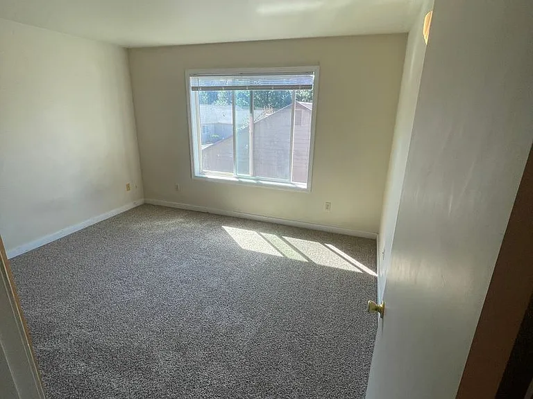 1300 N Brooklane St — Photo 18