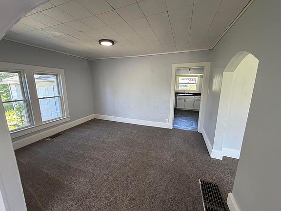 4th image of 132 Scioto St