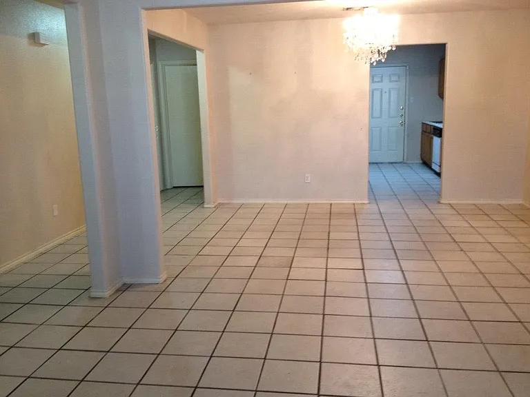 7620 Oak Chase — Photo 5