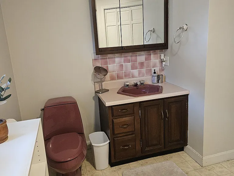 65 Foxhill Ave #B — Photo 9