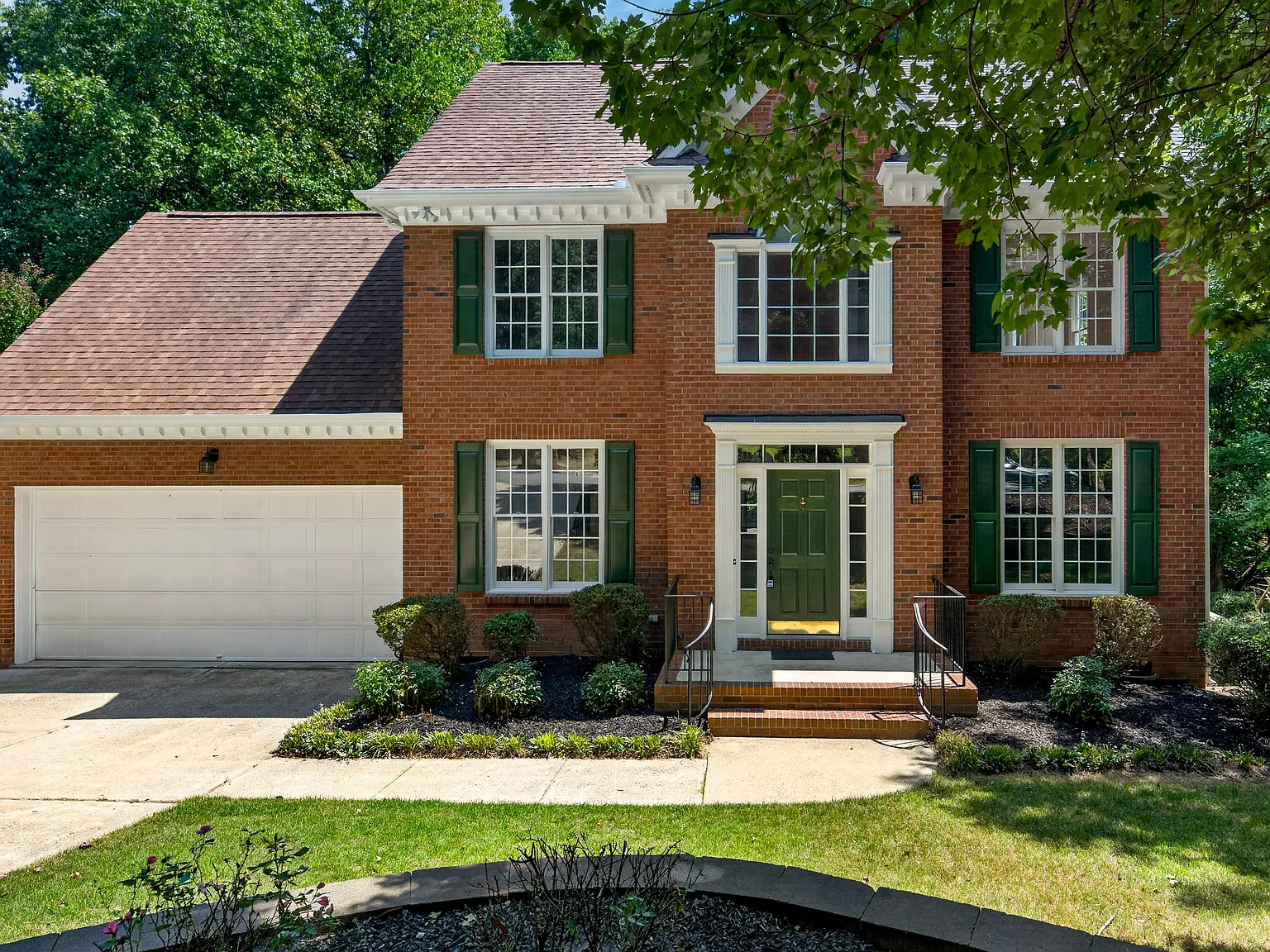 4 bed, 2.5 bath, 2483 sqft, $2,900 — Photo 1