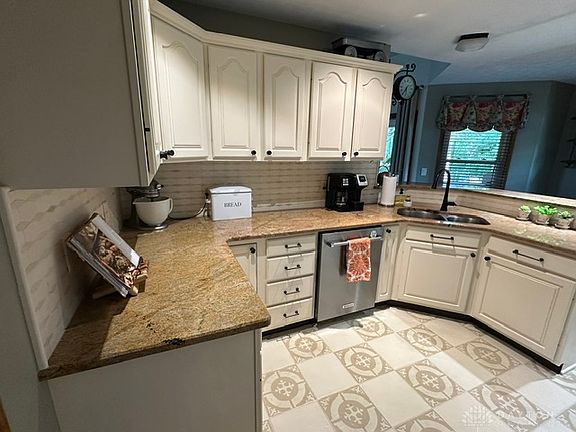 5th image of 2273 Hunters Ridge Blvd