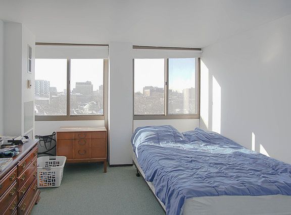 5th image of 4850 S Lake Park Ave APT 709