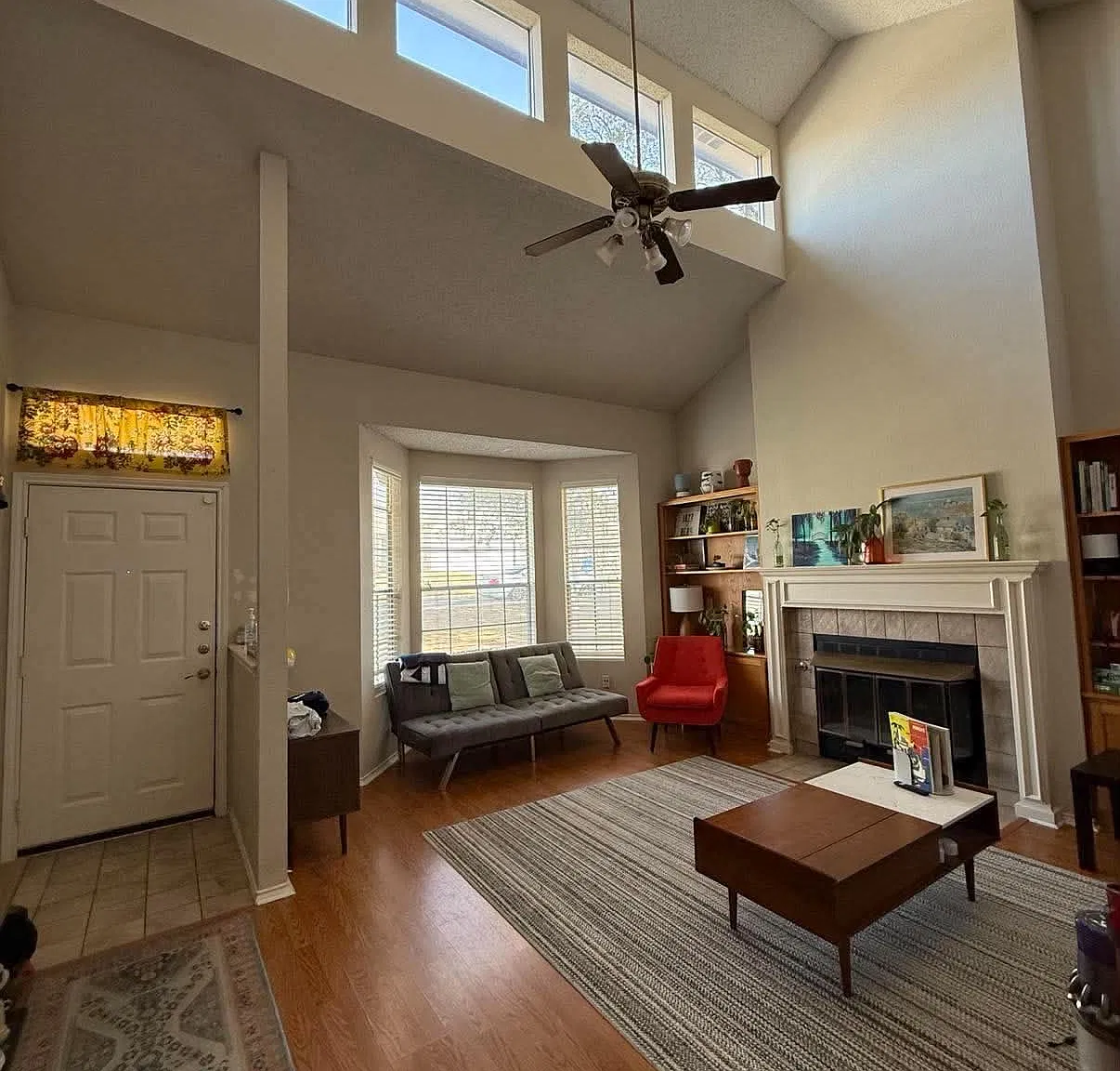 3 bed, 1350 sqft, $2,000 — Photo 4