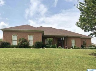 7 Huntscliff Dr, Trinity, AL 35673