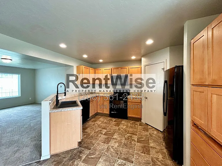 119 E Walcott Lake Dr — Photo 6
