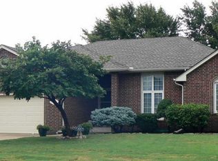 4618 N Farmstead Ct, Wichita, KS 67220