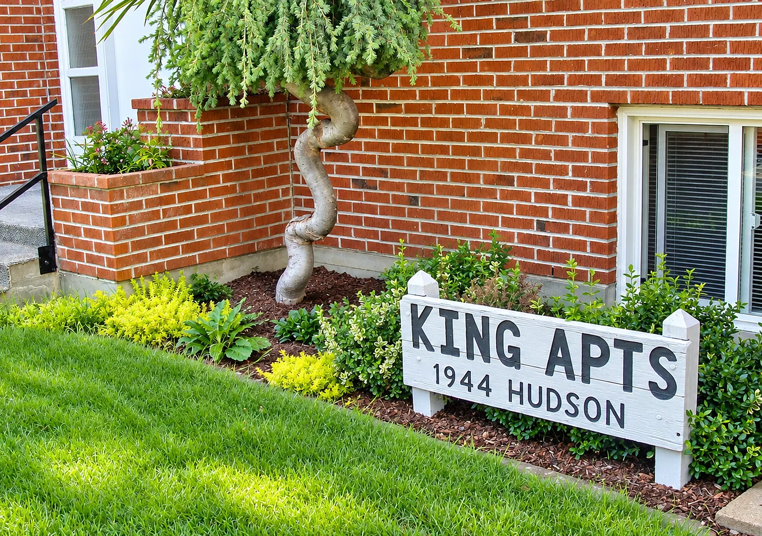 King Apartments — Photo 2