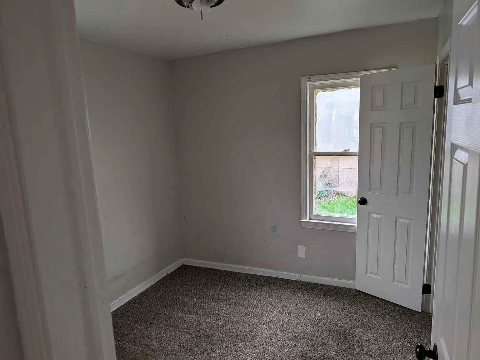 194 Richter Street - 1 — Photo 3