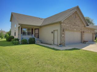 712 Dennis Dr #712, Mahomet, IL 61853