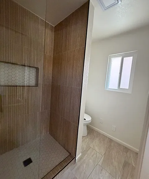 Master Bedroom Restroom