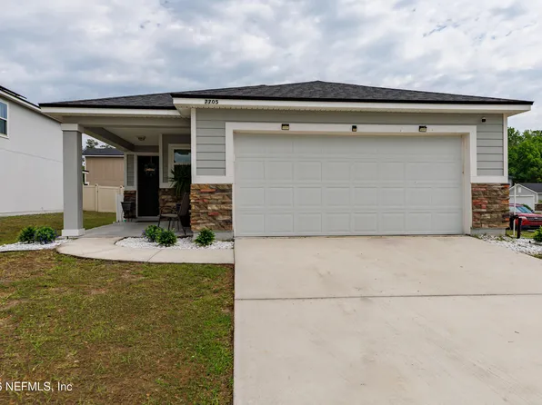 7705 Peace Ln, Jacksonville, FL 32210