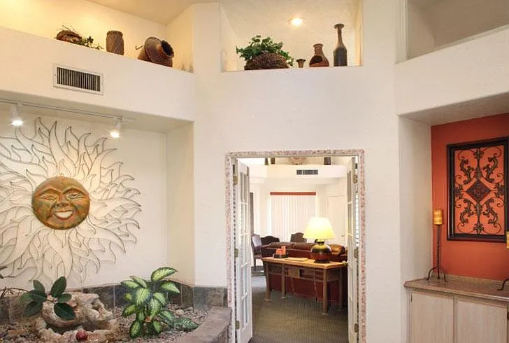 1 bed, 425 sqft, $988 — Photo 3