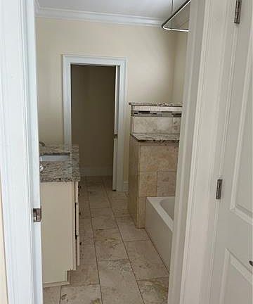 5th image of 1420 General Pershing St #A